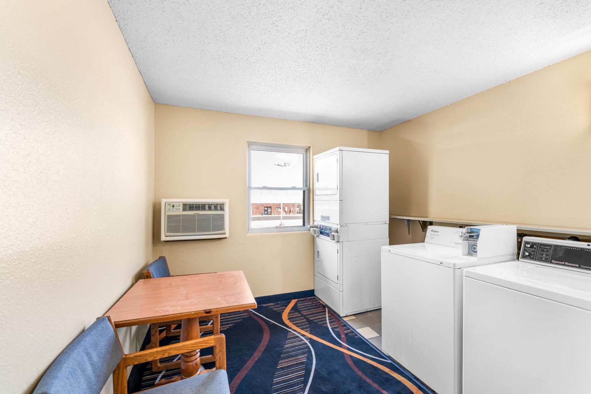 Americas Best Value Inn Decatur Esterno foto